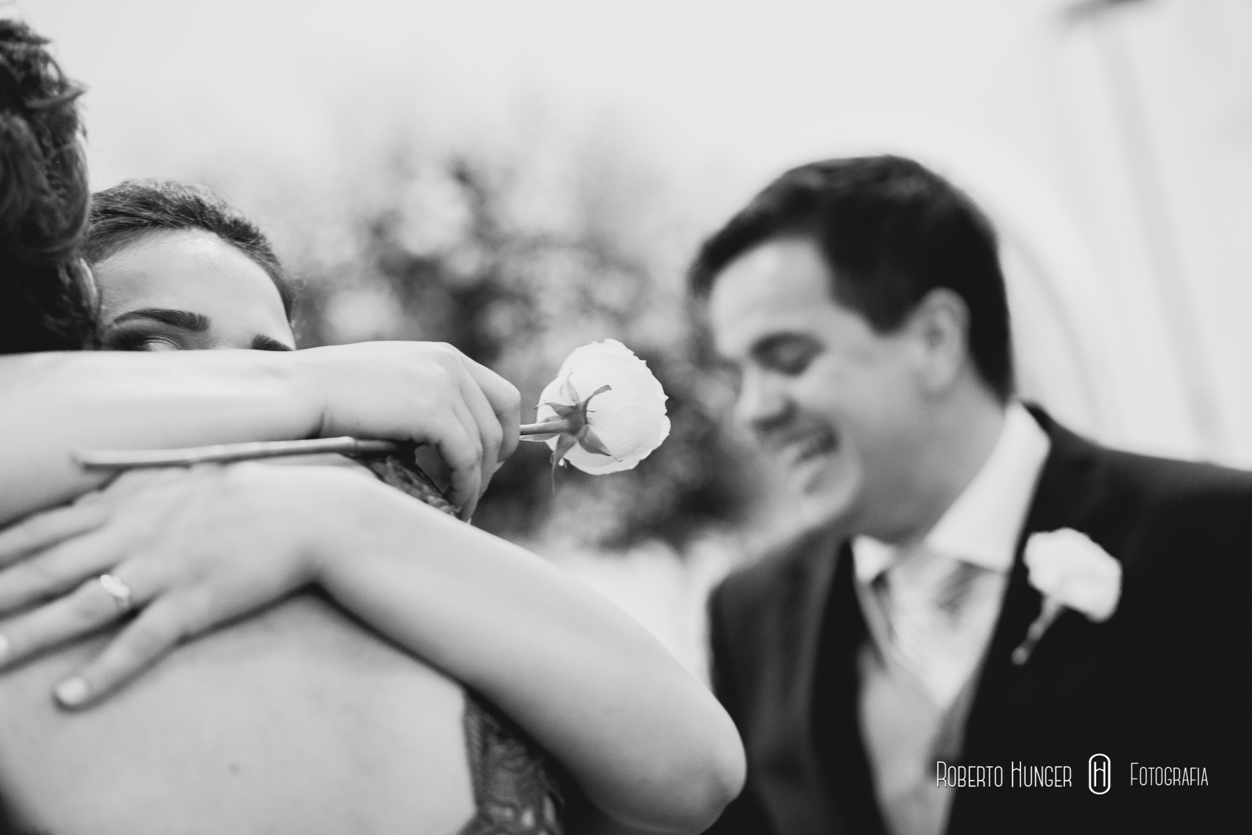 Casamentos em Pouso Alegre , foto em preto e branco de noivas