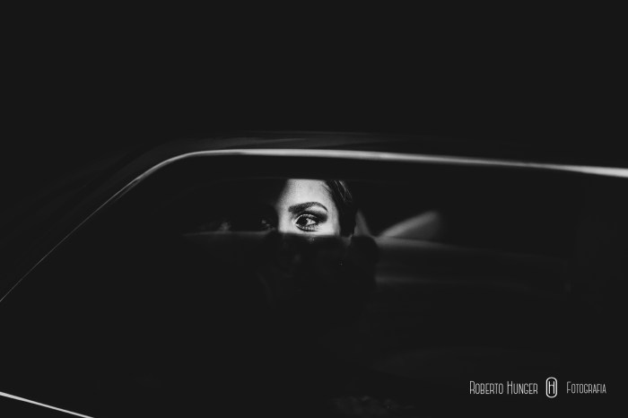 noiva chegando na catedral de pouso alegre