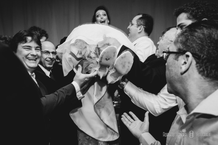 melhor foto de noiva de todos os tempos, Anselmo Toledo Decoracao E Cerimonial De Eventos, Cerimonially Eventos, Keyla Morais, AnasCerimonial Juliana, Cerimonial Cristina Guimarães, l´amore cerimonial, Ana Lúcia Villanacci, empresas de cerimonial, melhores empresas de cerimonial, padrinhos jogando noivas para o alto, fotos de noivas sendo jogada