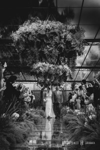 foto da entrada da noiva em casamento