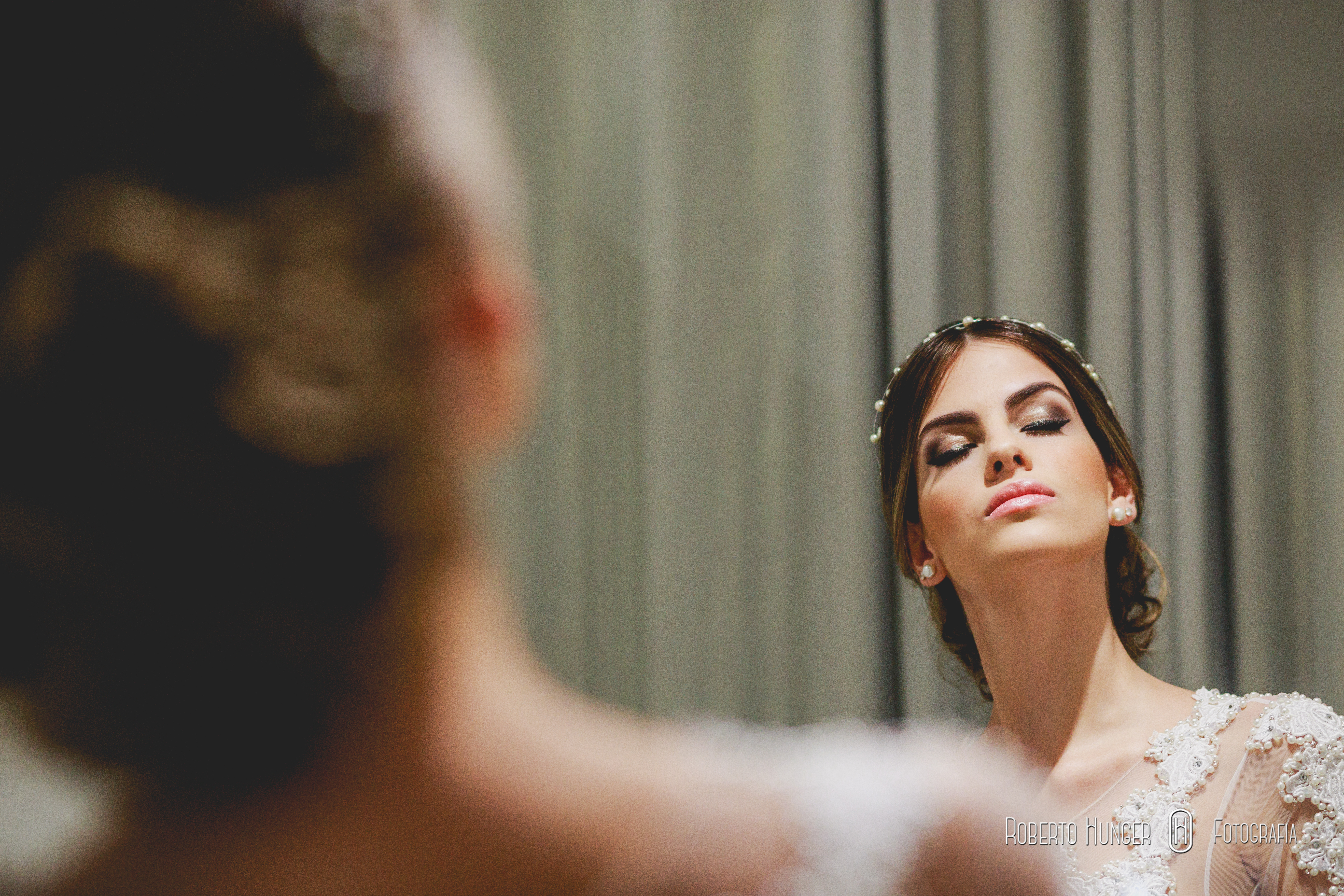 Hair: Diego Pereira; Make: Aryane Martins; Vestidos: Karech matrimonial. Acessórios: Fernando Nasser .