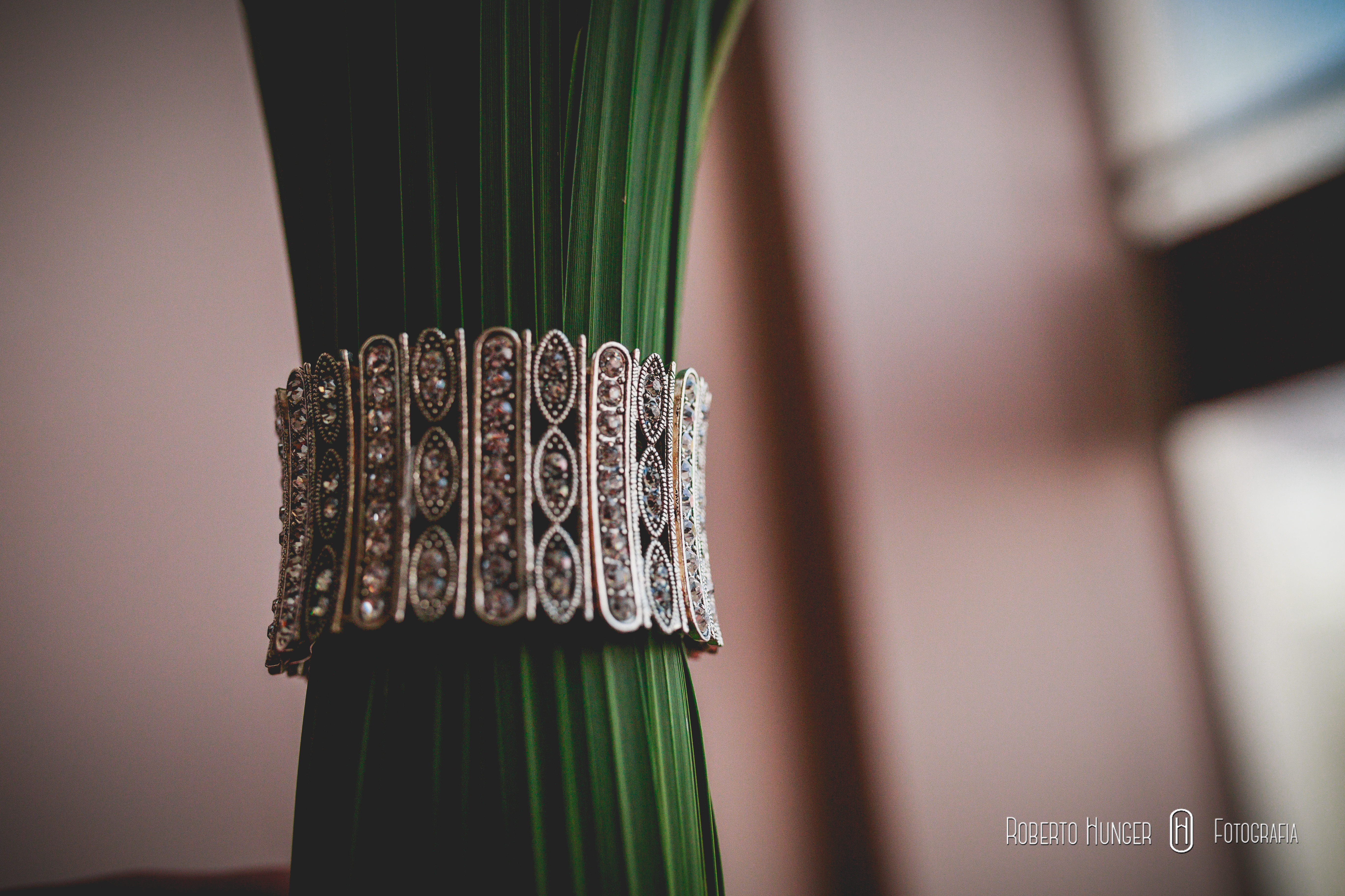 MILTON DECORAÇÕES Rua Viseu, 214 - Chácaras Reunidas - São J. Campos; GABBO [DESIGN DE MARCA] Design de Marca [Direção de Arte e Identidade Visual;