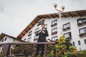 Roberto Hunger - Fotografia; TR Filmes (Totonho Rigotti); MAKE: Maquiagem: Eliana Muniz Franco da Bride's Day (Dia da Noiva) ; Cabelo: Mara Fortunato; Vestidos, ternos e acessórios - Exclusiva Noivas e Festas BUQUÊ: Menu Eventos (obrigado Saulo Ramon ) MODELOS: Ramon Carvalho e Bruna Almeida. Agradeço também ao Hotel e sua super recepção desde o começo, as imagens que publico aqui são fruto do esforço de todos os presentes no dia. Valeu Mariana Filippini Wolf.