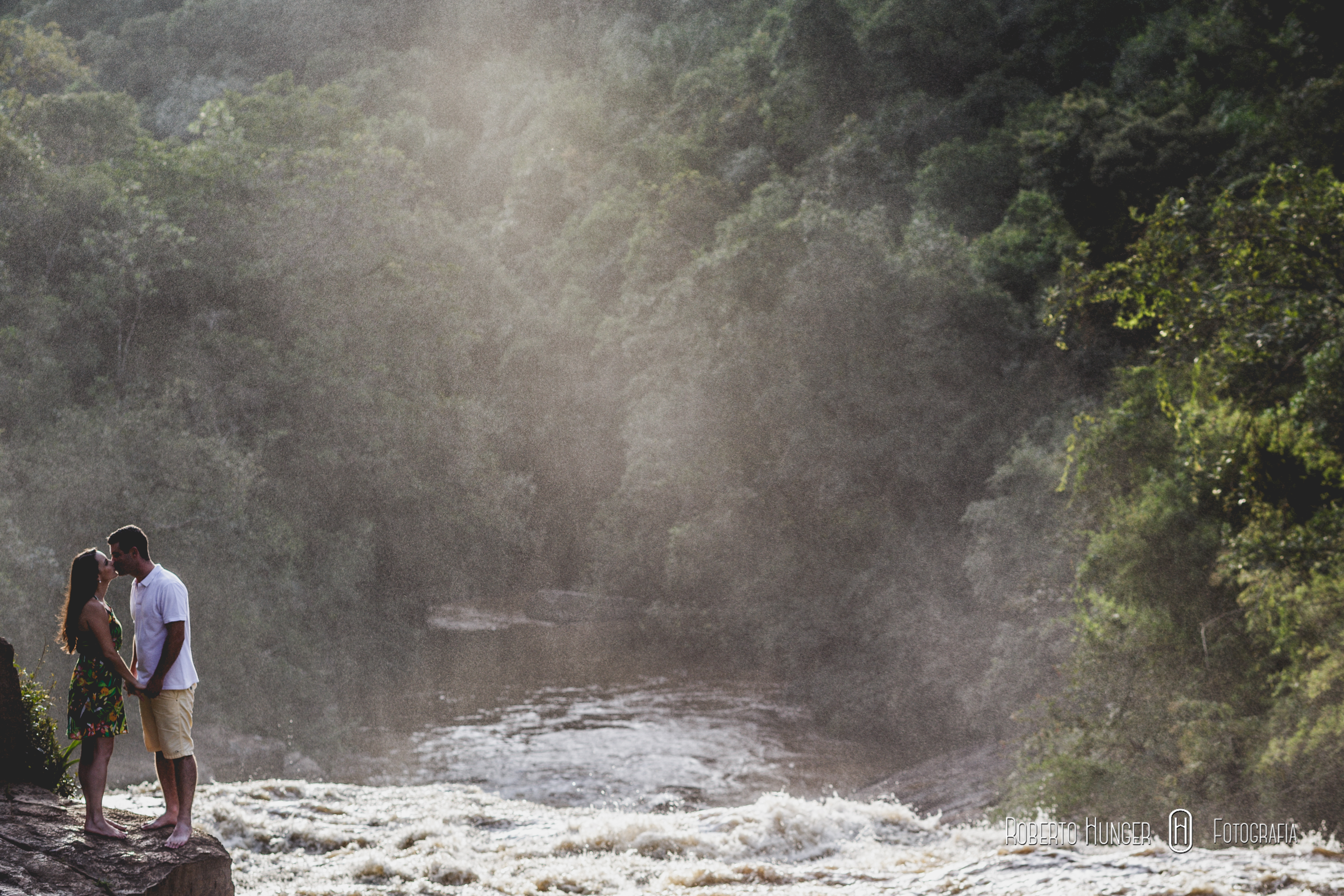 Ensaios de casamento, cachoeira bueno brandão, fotos de ensaios em bueno brandão, bueno brandão casamentos, casamentos e ensaios romântivcos, fotos de ensaios em cachoeiras