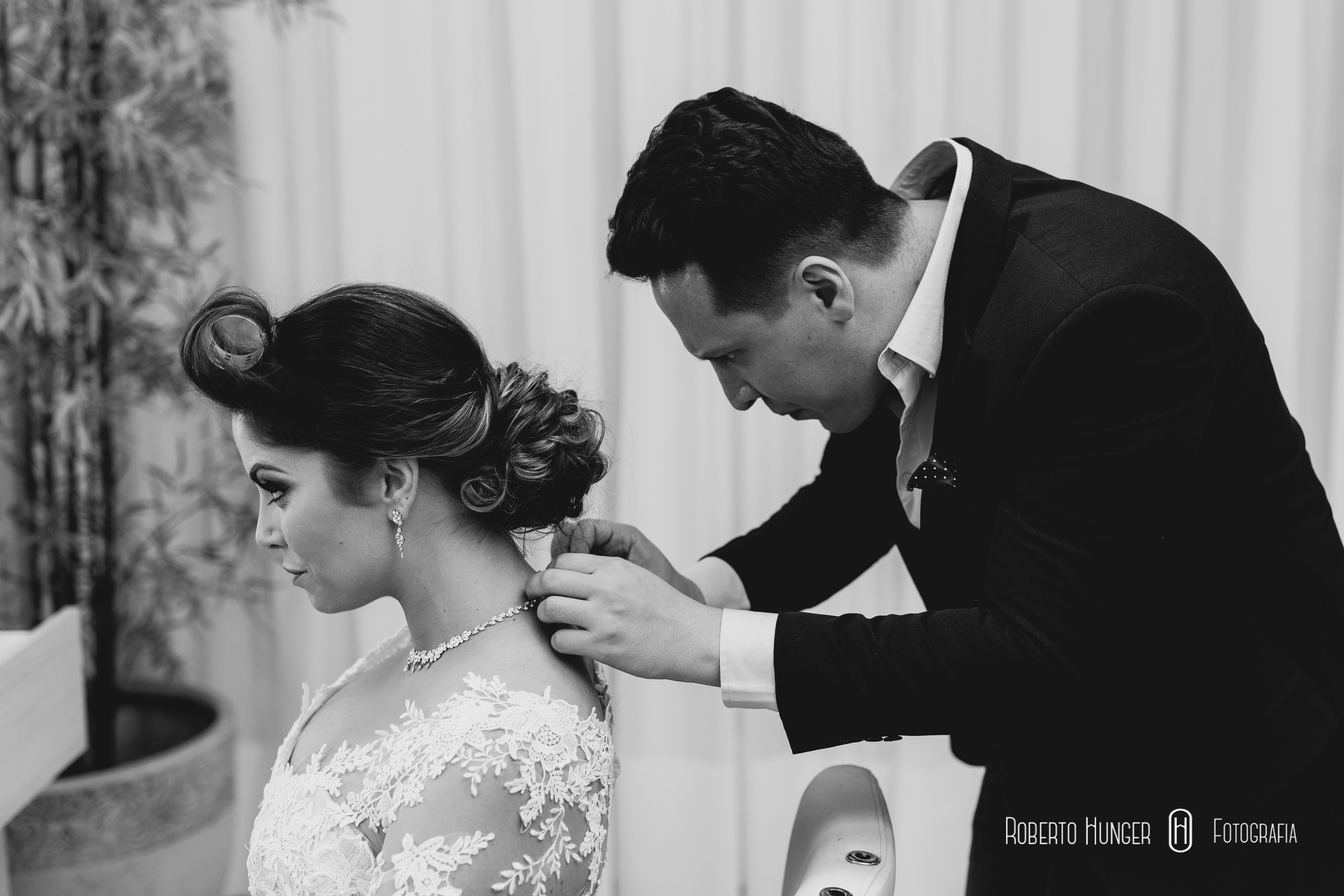 , Vanessa Andrade poços de caldas, estúdio Vanessa Andrade;, poços de caldas noivas, noivas make poços de caldas, maquiagem noivas poços de caldas, fotógrafo roberto hunger, fotografia de casamento em poços de caldas, melhor fotógrafo, onde casar em poços, Vestido: Rafael Garoni, rafael garroni pouso alegre, noivas rafael garroni, rafael garroni vestidos, casamentos rafael garroni,