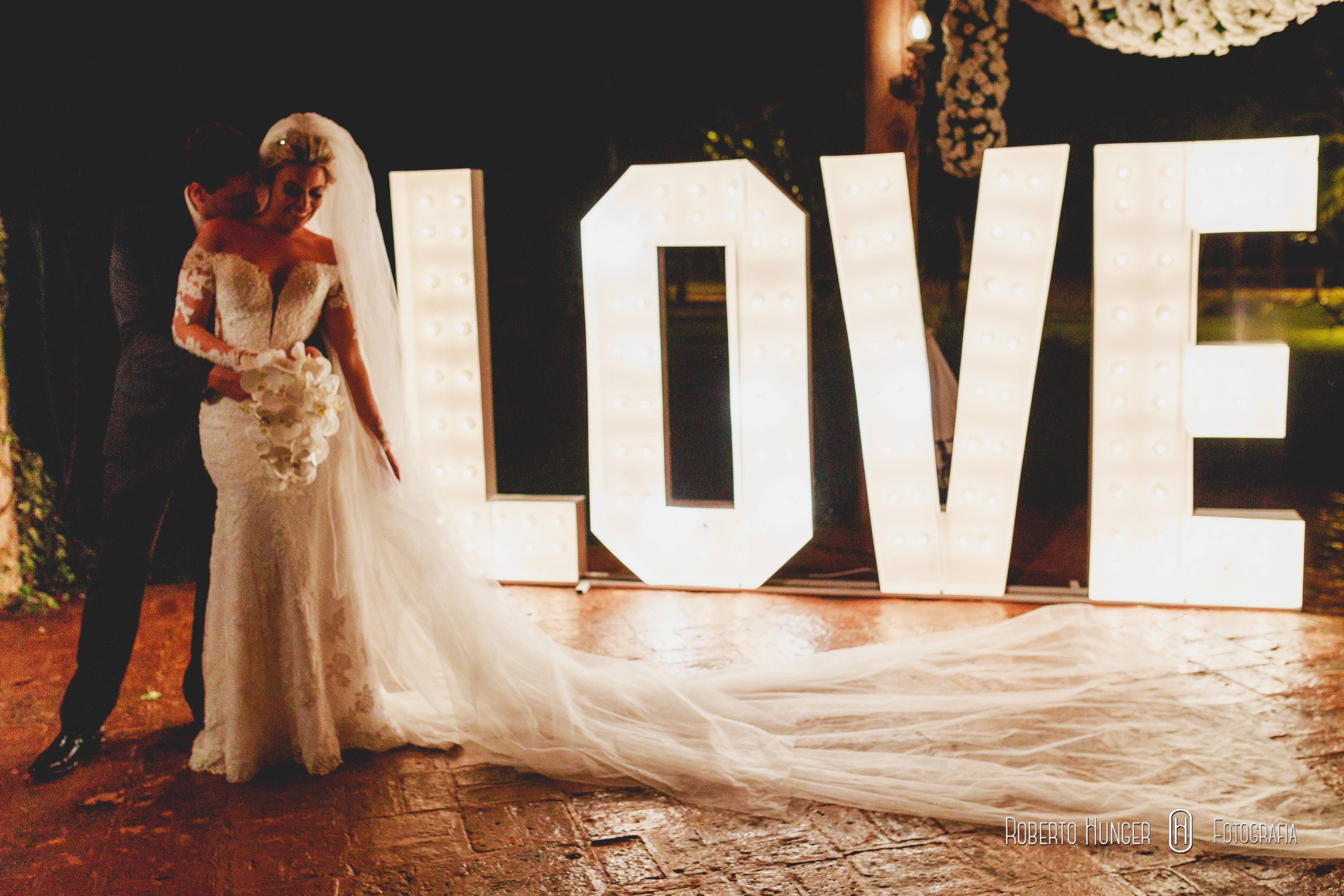 love wedding brazil, brazil wedding, minas gerais photo wedding, love painel gigante, amor e casamentos, love gigante, painel love, harley vix costa decorador e arquiteto, hípica em pouso alegre, onde casar em varginha, roberto hunger fotografia