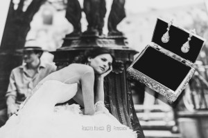 Gustavo, aqui novamente. Cerimonial: Fernando Henrique Ribeiro; Buffet: Amaral Eventos; Decoração: Aninha Rodrigo Decoradores Foto: Roberto Hunger Fotografia e equipe; Vídeo:Bem Casados; Cabelo e make: Fred Couto; Vestido: Giulliano Oliva; Doces: Néia Rodrigues Doces Gourmet; Bem casados: Maria Cristina Flor de Laranjeira; Músicos igreja: Alligare Eventos; Banda: Moqueca Groove; DJ: Luizinho PA Lite. Igreja: Paróquia Nossa Senhora do Carmo. Festa: Pousada Cambuhy @rodrigoaninhadecoradores , @robertohunger , @fernandohribeiro , @hellen_bianchi , @gustavo_uchoa , @pousadacambuhy , @coutofred , #monteverde , #cambui , #cambuimg , #itajubá , #itajuba , #pousoalegre , #alfenas , #noivas2017, #noivas2018 , #machado , #camanducaia , #casamentocampo , #bordadamata , #paraisopolis , #santaritadosapucai , #extremamg , #varginha