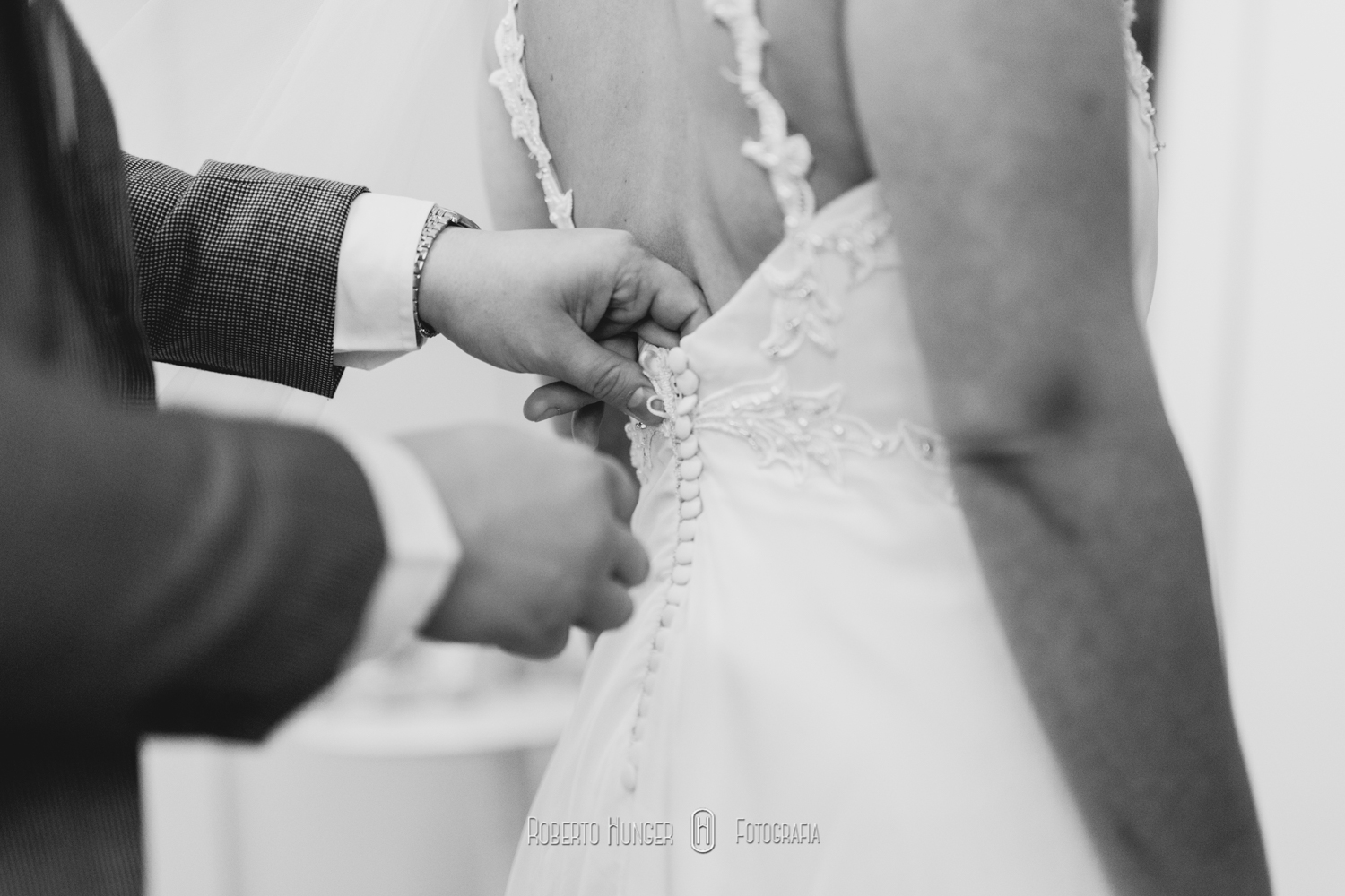 Roberto Hunger Junior; Estética Jéssica Pereira; make jéssica pereira, Tati Bueno cabelo; Vestido Atelier Rafael Garroni; Atelier Rafael Garroni; Decoração Cabana Hall Eventos; Cerimonial Cabana Hall, João Carlos Castro; Bufê Autieri Borin; Doces Kênia Vasconcelos; Bem casados Ana Cristina Bem Casados, Dj Junior Pee, Filmagem: 2B filmes