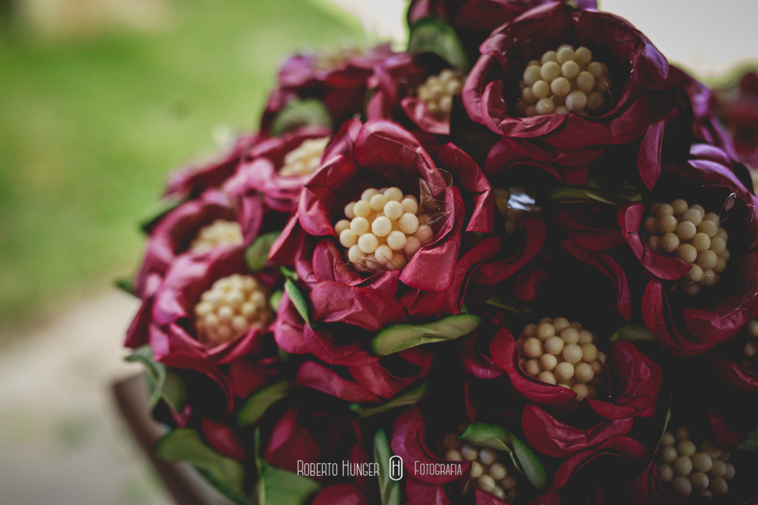 Roberto Hunger Junior; Estética Jéssica Pereira; make jéssica pereira, Tati Bueno cabelo; Vestido Atelier Rafael Garroni; Atelier Rafael Garroni; Decoração Cabana Hall Eventos; Cerimonial Cabana Hall, João Carlos Castro; Bufê Autieri Borin; Doces Kênia Vasconcelos; Bem casados Ana Cristina Bem Casados, Dj Junior Pee, Filmagem: 2B filmes