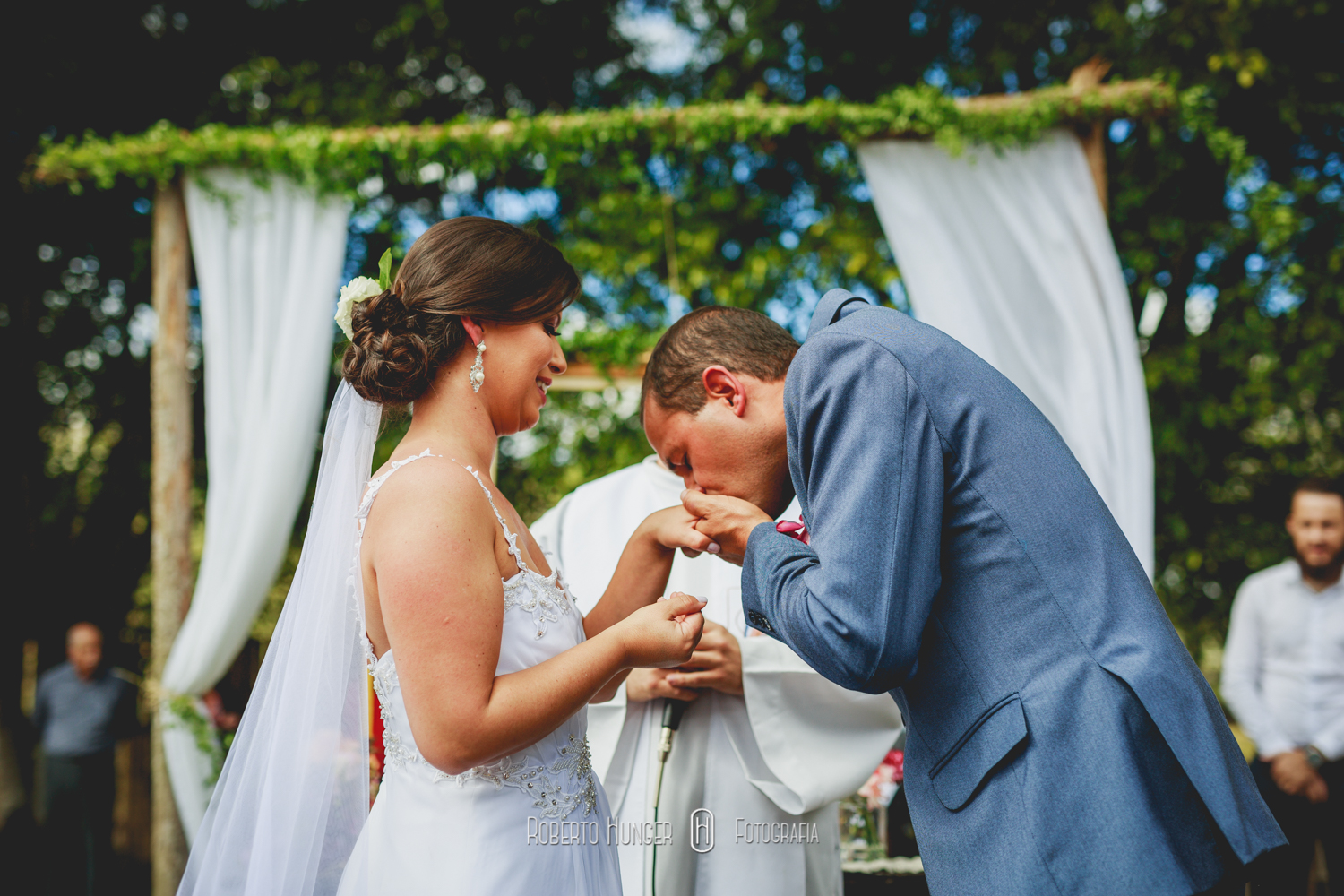 fotógrafos de casamento sul de minas gerais, fotografia de casamento em pouso alegre, fotoógrafo de casamento itajubá, itajubá fotografia de casamento, são lourenço fotografia de casamento, fotografia de casamento são bento do sapucaí, roberto hunger fotografia, monte verde mini wedding, casando em pouso alegre, espaço para casamentos em itapeva, camanducaia fotografia de casamento, bom repouso casamentos fotografia, heliodora e lambari fotografia de casamento