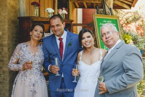 Roberto Hunger Junior; Estética Jéssica Pereira; make jéssica pereira, Tati Bueno cabelo; Vestido Atelier Rafael Garroni; Atelier Rafael Garroni; Decoração Cabana Hall Eventos; Cerimonial Cabana Hall, João Carlos Castro; Bufê Autieri Borin; Doces Kênia Vasconcelos; Bem casados Ana Cristina Bem Casados, Dj Junior Pee, Filmagem: 2B filmes