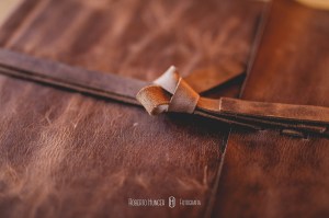 álbum de casamento ideal para mini wedding e casamentos rústicos. Álbum de casamento em couro, capa de couro rústico, casamento no campo em minas gerais pede este álbum!, roberto hunger jr.
