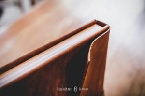 álbum de casamento ideal para mini wedding e casamentos rústicos. Álbum de casamento em couro, capa de couro rústico, casamento no campo em minas gerais pede este álbum!, roberto hunger jr.