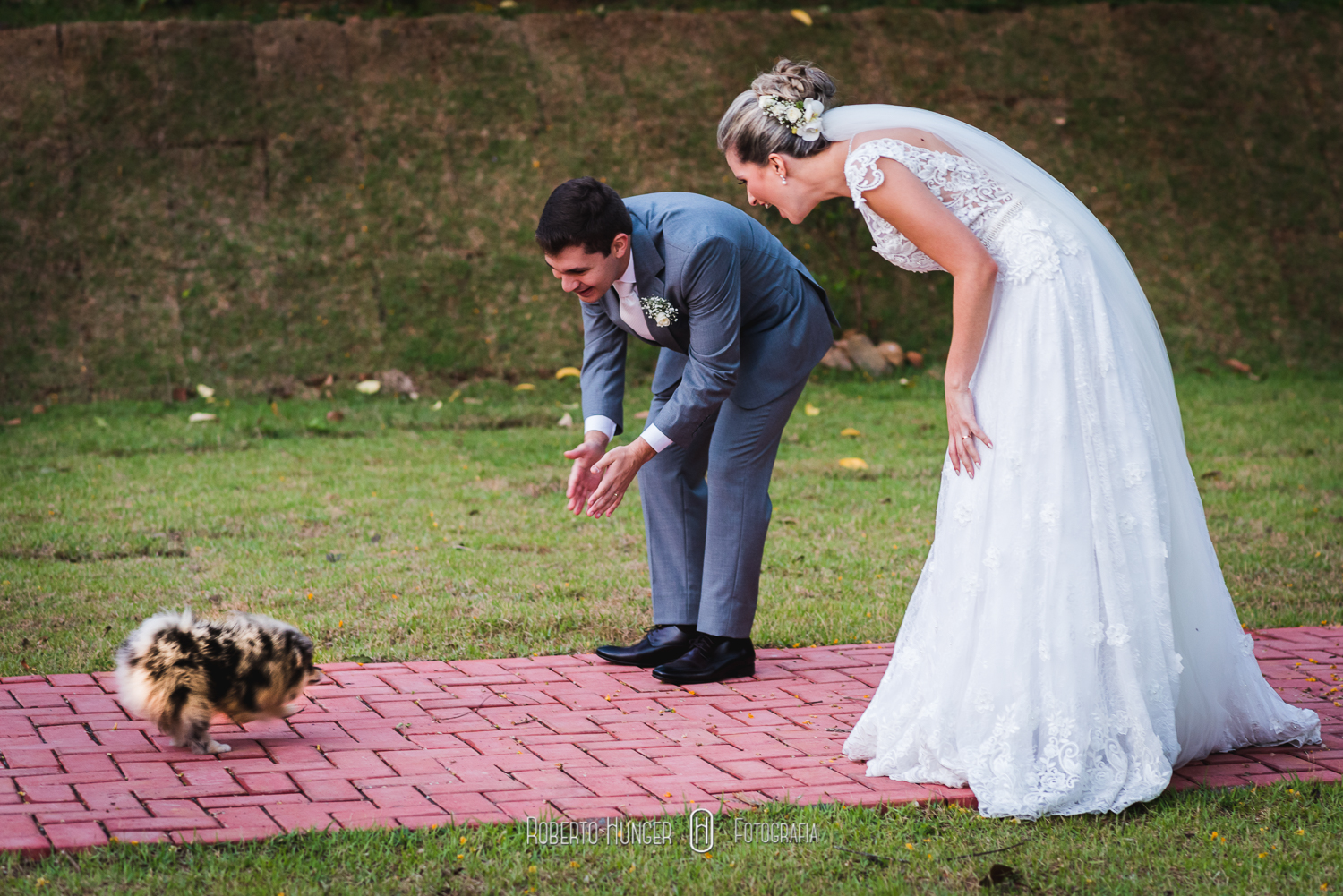 Vídeo Play filmes (Guilherme Yoshi) Fotografia: Roberto Hunger Junior e equipe. Cerimonial: Cerimonialy (Lucimara Souza); Make noiva/dia da noiva: EMME (Megue Costa); vestido noiva: Junior Pelissare; Make Noivo/dia do noivo: Santa Roma Cambuí; Igreja: Matriz de Nossa Senhora do Carmo Cambuí; Músicos da igreja: Alligare Eventos; Festa e Buffet : Pousada Cambuhy (Fernanda Rodrigues De Souza Brito e Leandro Brito) ; Decoração: Aninha Rodrigo Decoradores; Doces: Néia Rodrigues; Forminhas: Ana Lúcia Pereira; DJ: Marcelo Fagundes; Master Som; Mamãe brigadeiro, Banda: Odisseia/ Tribaus Bar: Souza Bartende.