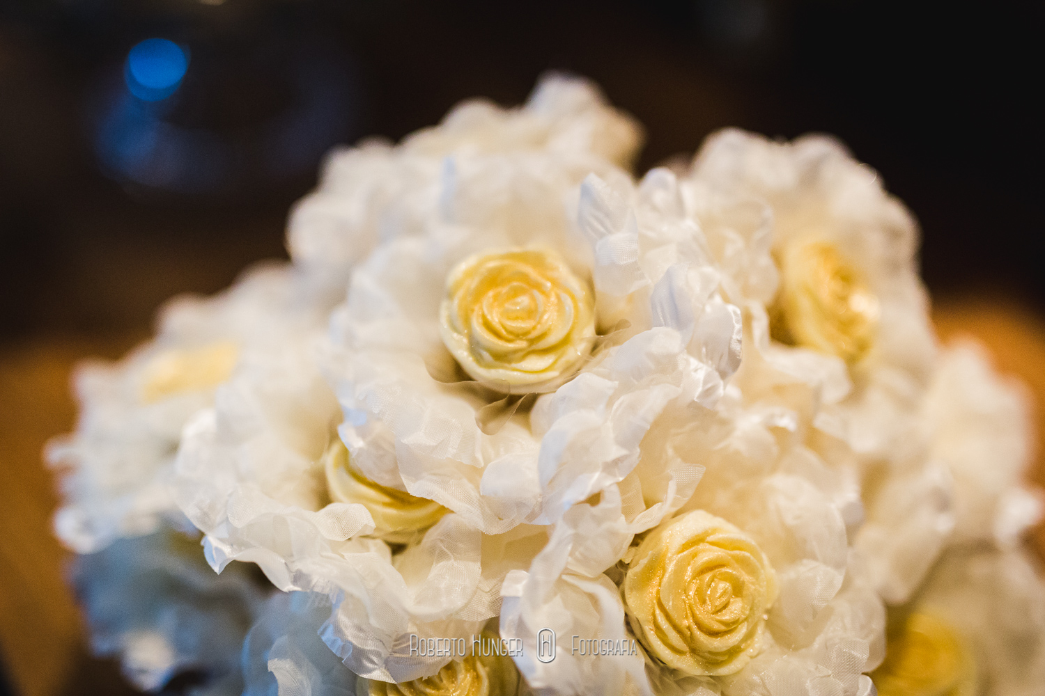 Vídeo Play filmes (Guilherme Yoshi) Fotografia: Roberto Hunger Junior e equipe. Cerimonial: Cerimonialy (Lucimara Souza); Make noiva/dia da noiva: EMME (Megue Costa); vestido noiva: Junior Pelissare; Make Noivo/dia do noivo: Santa Roma Cambuí; Igreja: Matriz de Nossa Senhora do Carmo Cambuí; Músicos da igreja: Alligare Eventos; Festa e Buffet : Pousada Cambuhy (Fernanda Rodrigues De Souza Brito e Leandro Brito) ; Decoração: Aninha Rodrigo Decoradores; Doces: Néia Rodrigues; Forminhas: Ana Lúcia Pereira; DJ: Marcelo Fagundes; Master Som; Mamãe brigadeiro, Banda: Odisseia/ Tribaus Bar: Souza Bartende.