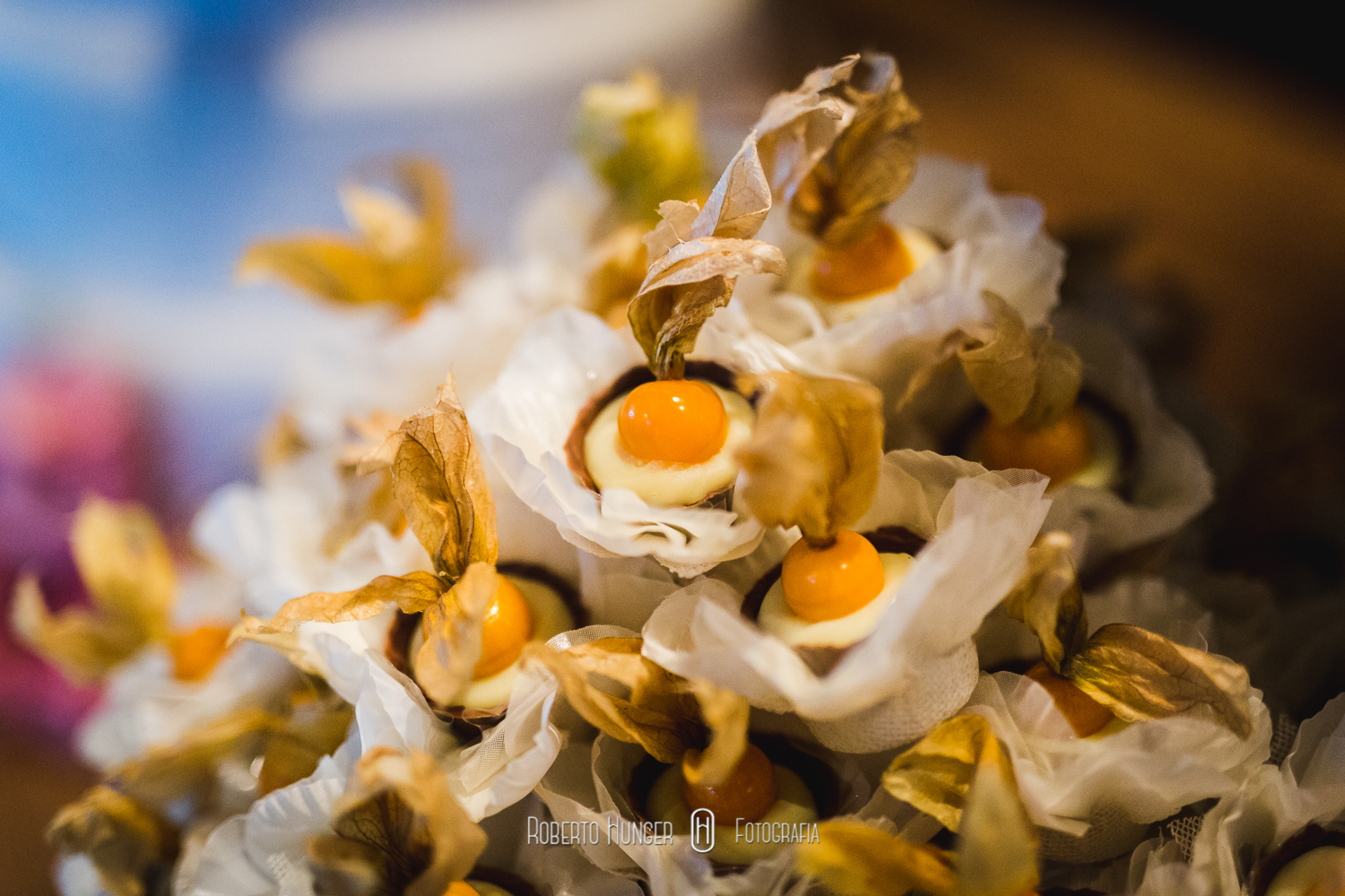 Vídeo Play filmes (Guilherme Yoshi) Fotografia: Roberto Hunger Junior e equipe. Cerimonial: Cerimonialy (Lucimara Souza); Make noiva/dia da noiva: EMME (Megue Costa); vestido noiva: Junior Pelissare; Make Noivo/dia do noivo: Santa Roma Cambuí; Igreja: Matriz de Nossa Senhora do Carmo Cambuí; Músicos da igreja: Alligare Eventos; Festa e Buffet : Pousada Cambuhy (Fernanda Rodrigues De Souza Brito e Leandro Brito) ; Decoração: Aninha Rodrigo Decoradores; Doces: Néia Rodrigues; Forminhas: Ana Lúcia Pereira; DJ: Marcelo Fagundes; Master Som; Mamãe brigadeiro, Banda: Odisseia/ Tribaus Bar: Souza Bartende.