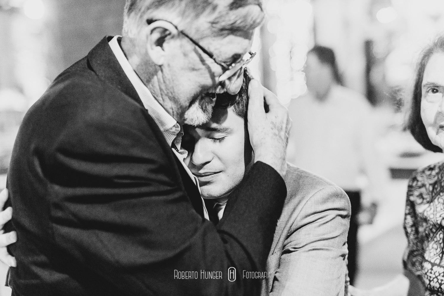 Vídeo Play filmes (Guilherme Yoshi) Fotografia: Roberto Hunger Junior e equipe. Cerimonial: Cerimonialy (Lucimara Souza); Make noiva/dia da noiva: EMME (Megue Costa); vestido noiva: Junior Pelissare; Make Noivo/dia do noivo: Santa Roma Cambuí; Igreja: Matriz de Nossa Senhora do Carmo Cambuí; Músicos da igreja: Alligare Eventos; Festa e Buffet : Pousada Cambuhy (Fernanda Rodrigues De Souza Brito e Leandro Brito) ; Decoração: Aninha Rodrigo Decoradores; Doces: Néia Rodrigues; Forminhas: Ana Lúcia Pereira; DJ: Marcelo Fagundes; Master Som; Mamãe brigadeiro, Banda: Odisseia/ Tribaus Bar: Souza Bartende.