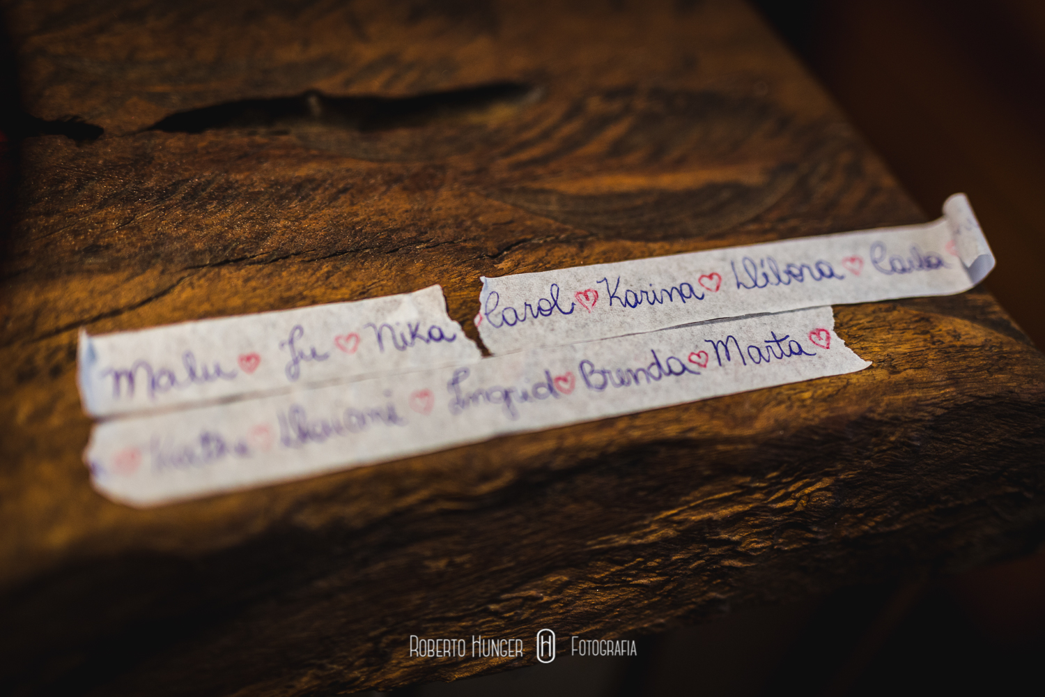 Vídeo Play filmes (Guilherme Yoshi) Fotografia: Roberto Hunger Junior e equipe. Cerimonial: Cerimonialy (Lucimara Souza); Make noiva/dia da noiva: EMME (Megue Costa); vestido noiva: Junior Pelissare; Make Noivo/dia do noivo: Santa Roma Cambuí; Igreja: Matriz de Nossa Senhora do Carmo Cambuí; Músicos da igreja: Alligare Eventos; Festa e Buffet : Pousada Cambuhy (Fernanda Rodrigues De Souza Brito e Leandro Brito) ; Decoração: Aninha Rodrigo Decoradores; Doces: Néia Rodrigues; Forminhas: Ana Lúcia Pereira; DJ: Marcelo Fagundes; Master Som; Mamãe brigadeiro, Banda: Odisseia/ Tribaus Bar: Souza Bartende.