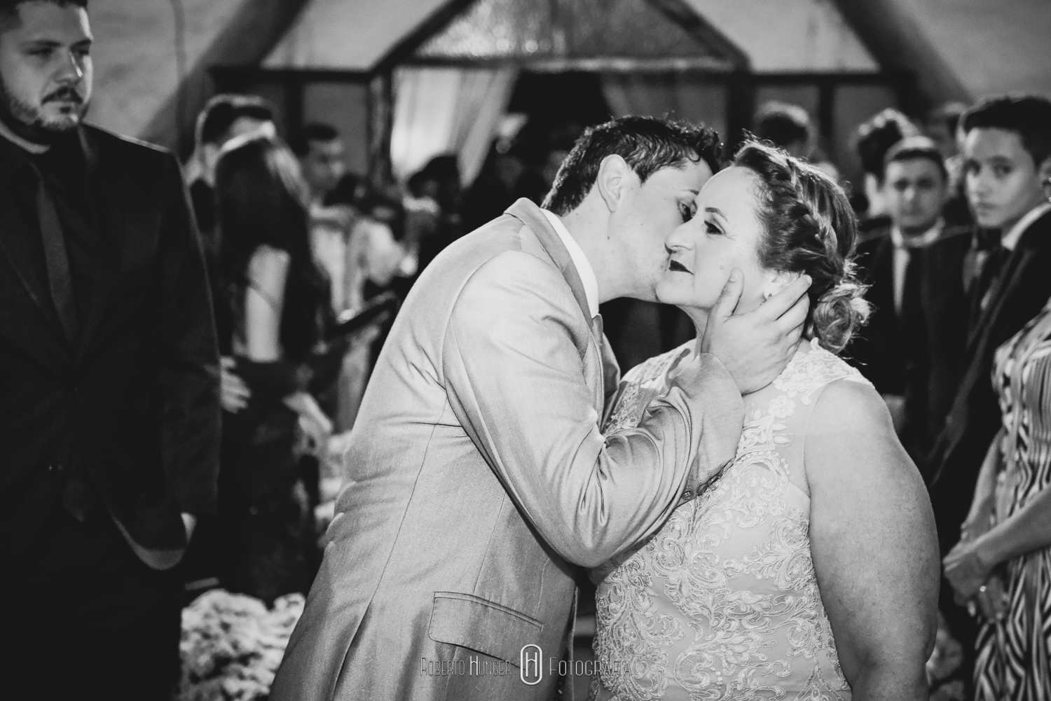 Fotógrafo de casamento em ouro fino e jacutinga, santa rita do sapucai fotografia de 15 anos, fotógrafo pouso alegre e itajubá, lambari e trÊs pontas fotógrafo, casamentos em minas gerais, sul de minas gerais fotografia, monte verde fotos de casamentos, noivas pouso alegre e itajubá. Onde casar em Itajubá?