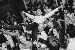 Espaço: Hotel Serra Bonita Assessoria: Ana Faria Celebrantes: Pedro Serra e Camille Amos Lardan Decor: Menu Decor Gastronomia: Buffet Expresso Gourmet Forografia: Roberto Hunger Fotografia e equipe; Vídeo: Make a Moment Beleza: Studio Glaucia Mafra Vestido: Rime Arodaky Doces Finos: Elisangela Doces Finos Música da Cerimônia: Carolina Hofmeister e André Hofmeister Música da Festa: GT Audio Sonorização | Samba Marcio Torres e Amigos | Banda Vacamarela