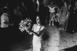 Espaço: Hotel Serra Bonita Assessoria: Ana Faria Celebrantes: Pedro Serra e Camille Amos Lardan Decor: Menu Decor Gastronomia: Buffet Expresso Gourmet Forografia: Roberto Hunger Fotografia e equipe; Vídeo: Make a Moment Beleza: Studio Glaucia Mafra Vestido: Rime Arodaky Doces Finos: Elisangela Doces Finos Música da Cerimônia: Carolina Hofmeister e André Hofmeister Música da Festa: GT Audio Sonorização | Samba Marcio Torres e Amigos | Banda Vacamarela