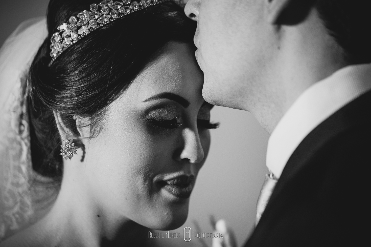 Roberto Hunger Fotografia. Onde casar em minas gerais? Fotografia de casamento sul de minas, pouso alegre e itajubá fotografia, borda da mata, lambari, santa rita do sapucai e poços de caldas fotos de casamento. Fotógrafo de casamento pouso alegre