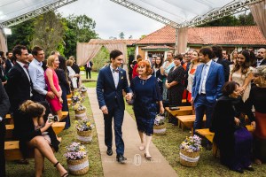 Espaço: Hotel Serra Bonita Assessoria: Ana Faria Celebrantes: Pedro Serra e Camille Amos Lardan Decor: Menu Decor Gastronomia: Buffet Expresso Gourmet Forografia: Roberto Hunger Fotografia e equipe; Vídeo: Make a Moment Beleza: Studio Glaucia Mafra Vestido: Rime Arodaky Doces Finos: Elisangela Doces Finos Música da Cerimônia: Carolina Hofmeister e André Hofmeister Música da Festa: GT Audio Sonorização | Samba Marcio Torres e Amigos | Banda Vacamarela