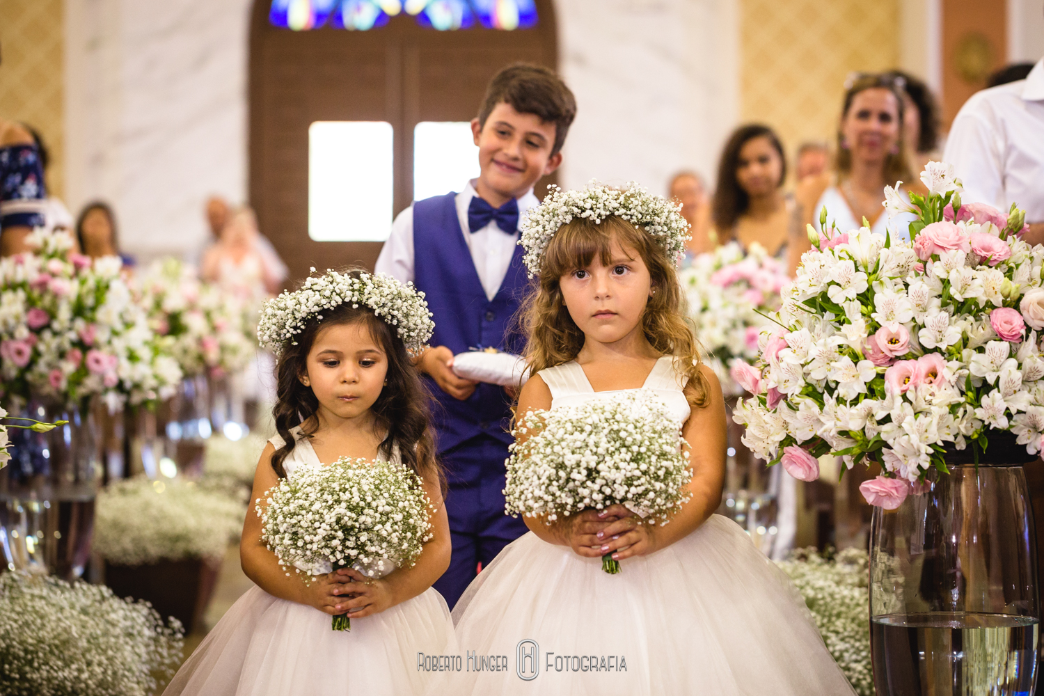 casamento católico em igrejas de minas gerais, casamento católico ao ar livre, casamento catolico entrada na igreja, cambui igreja matriz cerimônias de casamento