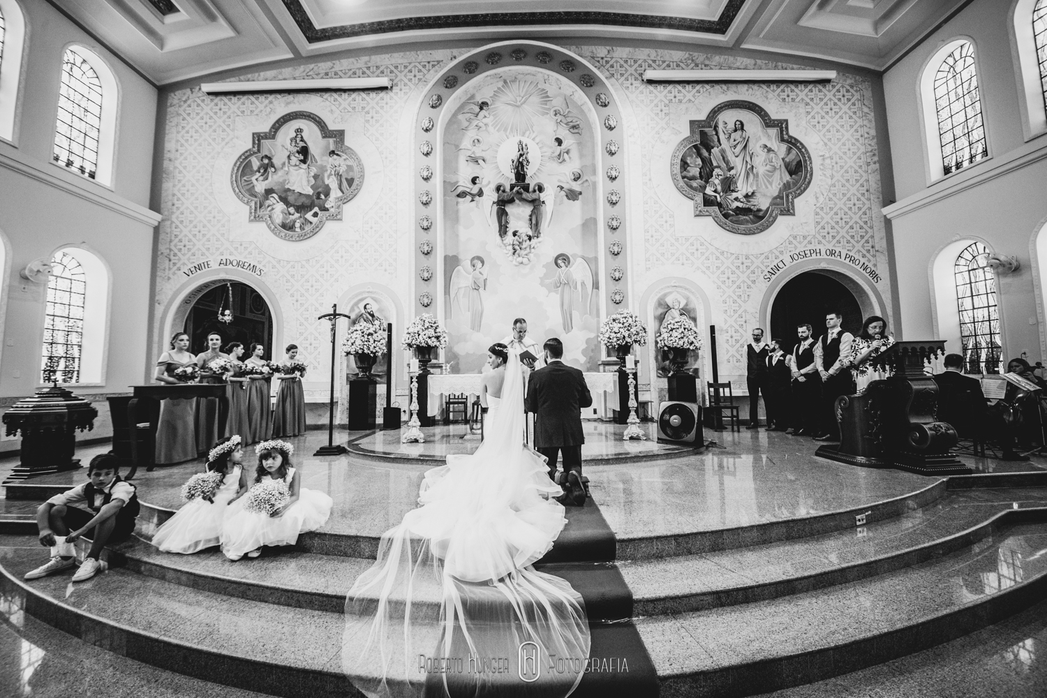casamento católico em igrejas de minas gerais, casamento católico ao ar livre, casamento catolico entrada na igreja, cambui igreja matriz cerimônias de casamento