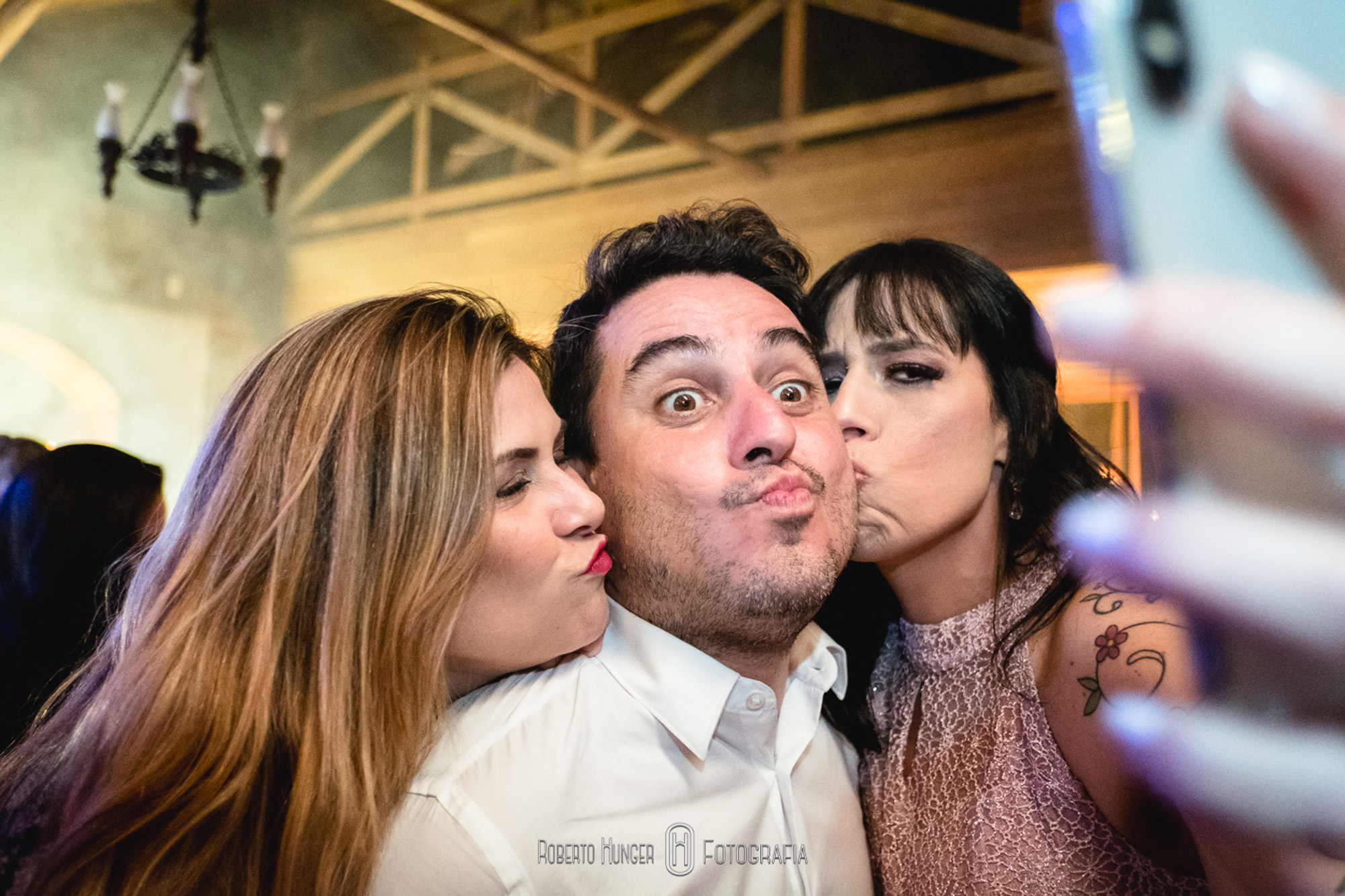 Festa de casamento animada, fotos de festa de casamento com rock and roll, Fotógrafo de casamento em ouro fino e jacutinga, santa rita do sapucai fotografia de 15 anos, fotógrafo pouso alegre e itajubá, lambari e trÊs pontas fotógrafo, Onde casar em Pouso Alegre?, casamento-em-itajubá-minas-gerais, fotografria-de-casamento-itajubá, pouso-alegre-fotos-casamentos, noivas-itajubá, fotógrafo-de-casamentos-pouso-alegre