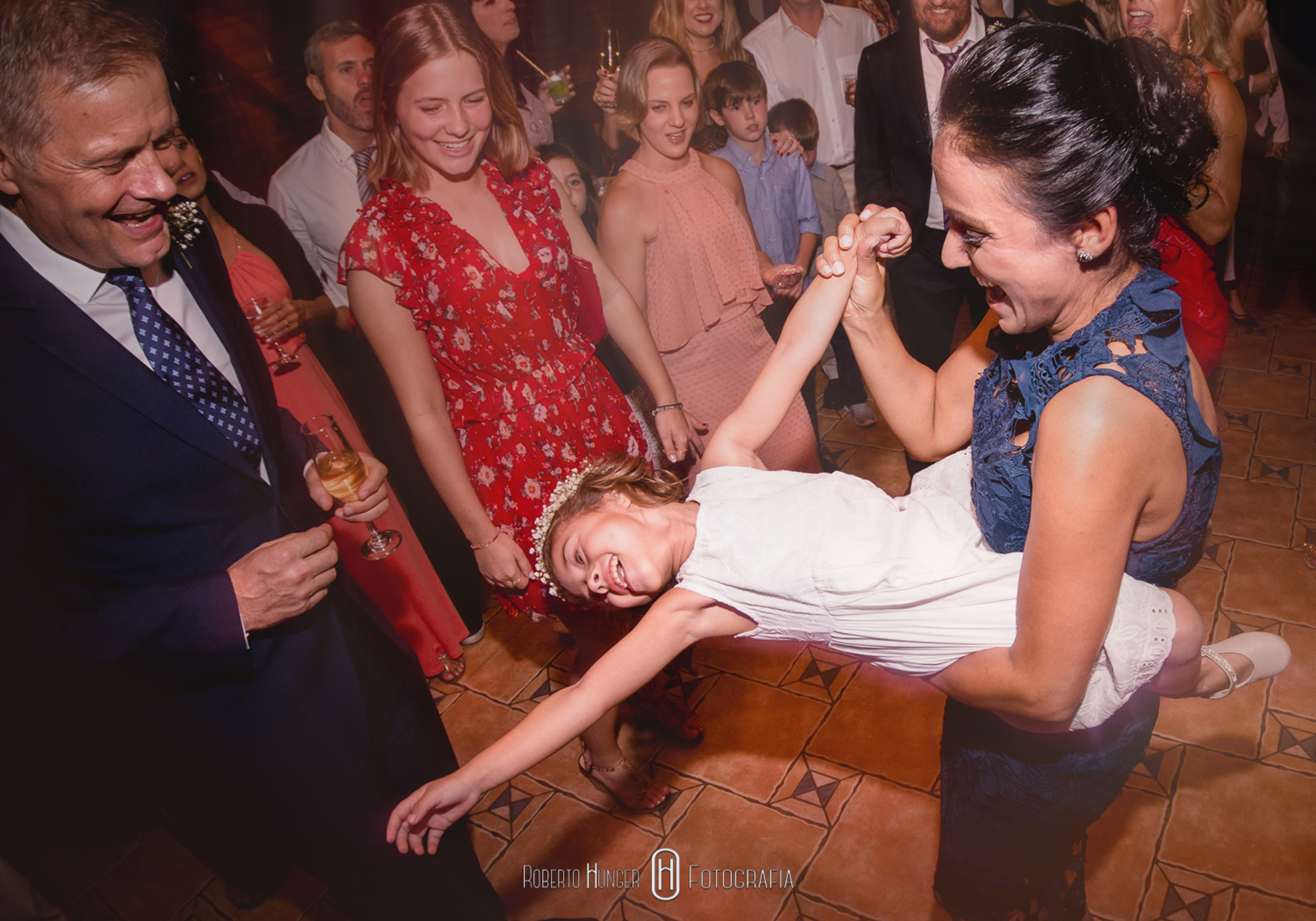 Festa de casamento animada, fotos de festa de casamento com rock and roll, Fotógrafo de casamento em ouro fino e jacutinga, santa rita do sapucai fotografia de 15 anos, fotógrafo pouso alegre e itajubá, lambari e trÊs pontas fotógrafo, Onde casar em Pouso Alegre?, casamento-em-itajubá-minas-gerais, fotografria-de-casamento-itajubá, pouso-alegre-fotos-casamentos, noivas-itajubá, fotógrafo-de-casamentos-pouso-alegre