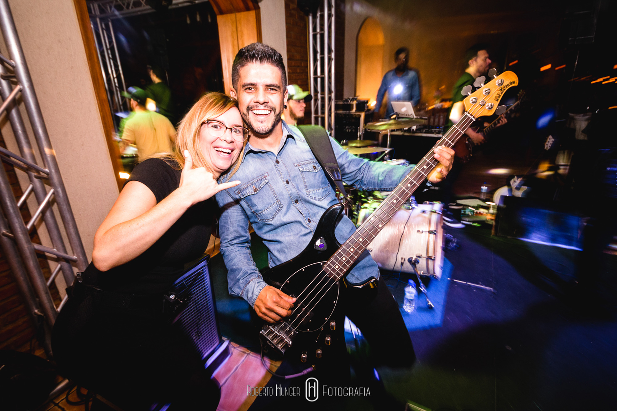 Festa de casamento animada, fotos de festa de casamento com rock and roll, Fotógrafo de casamento em ouro fino e jacutinga, santa rita do sapucai fotografia de 15 anos, fotógrafo pouso alegre e itajubá, lambari e trÊs pontas fotógrafo, Onde casar em Pouso Alegre?, casamento-em-itajubá-minas-gerais, fotografria-de-casamento-itajubá, pouso-alegre-fotos-casamentos, noivas-itajubá, fotógrafo-de-casamentos-pouso-alegre