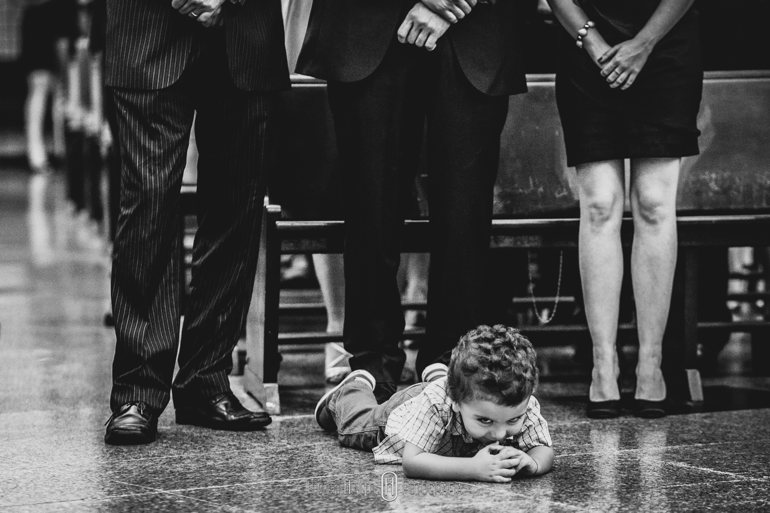 criança brincando durante casamento, Fotógrafo de casamento em ouro fino e jacutinga, santa rita do sapucai fotografia de 15 anos, fotógrafo pouso alegre e itajubá, lambari e trÊs pontas fotógrafo, Onde casar em Pouso Alegre?, casamento-em-itajubá-minas-gerais, fotografria-de-casamento-itajubá, pouso-alegre-fotos-casamentos, noivas-itajubá, fotógrafo-de-casamentos-pouso-alegre