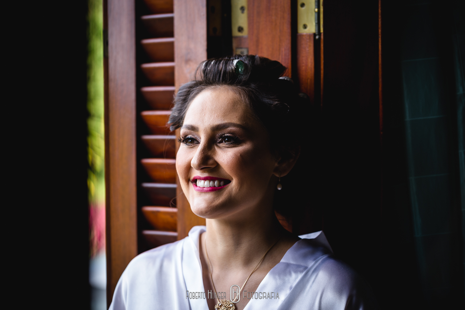 Fotografia: Roberto Hunger Fotografia ; Fazenda e Haras São Bento ; cerimonial: Primas Cerimonial; Celebrante: Edu Toledo;Make/Cabelo: Juninho Makehair; Buffet: Buffet Hernandes Gastronomia; Doce de Leite Bem-casaderia; Regina Bolos; Banda Tribals; Pertrini Wedding Band; Vestido: Casamarela (@casamarelanoivas); Araujo’s Bartenders; Kombi Pics