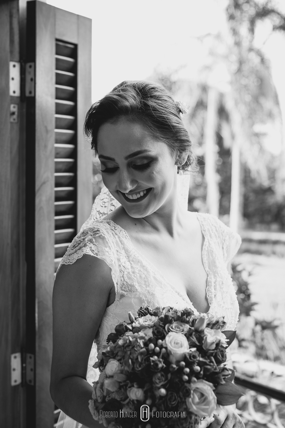 Fotografia: Roberto Hunger Fotografia ; Fazenda e Haras São Bento ; cerimonial: Primas Cerimonial; Celebrante: Edu Toledo;Make/Cabelo: Juninho Makehair; Buffet: Buffet Hernandes Gastronomia; Doce de Leite Bem-casaderia; Regina Bolos; Banda Tribals; Pertrini Wedding Band; Vestido: Casamarela (@casamarelanoivas); Araujo’s Bartenders; Kombi Pics