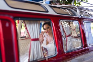 Fotografia: Roberto Hunger Fotografia ; Fazenda e Haras São Bento ; cerimonial: Primas Cerimonial; Celebrante: Edu Toledo;Make/Cabelo: Juninho Makehair; Buffet: Buffet Hernandes Gastronomia; Doce de Leite Bem-casaderia; Regina Bolos; Banda Tribals; Pertrini Wedding Band; Vestido: Casamarela (@casamarelanoivas); Araujo’s Bartenders; Kombi Pics