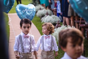 Fotografia: Roberto Hunger Fotografia ; Fazenda e Haras São Bento ; cerimonial: Primas Cerimonial; Celebrante: Edu Toledo;Make/Cabelo: Juninho Makehair; Buffet: Buffet Hernandes Gastronomia; Doce de Leite Bem-casaderia; Regina Bolos; Banda Tribals; Pertrini Wedding Band; Vestido: Casamarela (@casamarelanoivas); Araujo’s Bartenders; Kombi Pics