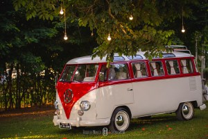 Fotografia: Roberto Hunger Fotografia ; Fazenda e Haras São Bento ; cerimonial: Primas Cerimonial; Celebrante: Edu Toledo;Make/Cabelo: Juninho Makehair; Buffet: Buffet Hernandes Gastronomia; Doce de Leite Bem-casaderia; Regina Bolos; Banda Tribals; Pertrini Wedding Band; Vestido: Casamarela (@casamarelanoivas); Araujo’s Bartenders; Kombi Pics