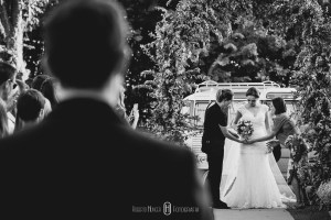 Fotografia: Roberto Hunger Fotografia ; Fazenda e Haras São Bento ; cerimonial: Primas Cerimonial; Celebrante: Edu Toledo;Make/Cabelo: Juninho Makehair; Buffet: Buffet Hernandes Gastronomia; Doce de Leite Bem-casaderia; Regina Bolos; Banda Tribals; Pertrini Wedding Band; Vestido: Casamarela (@casamarelanoivas); Araujo’s Bartenders; Kombi Pics