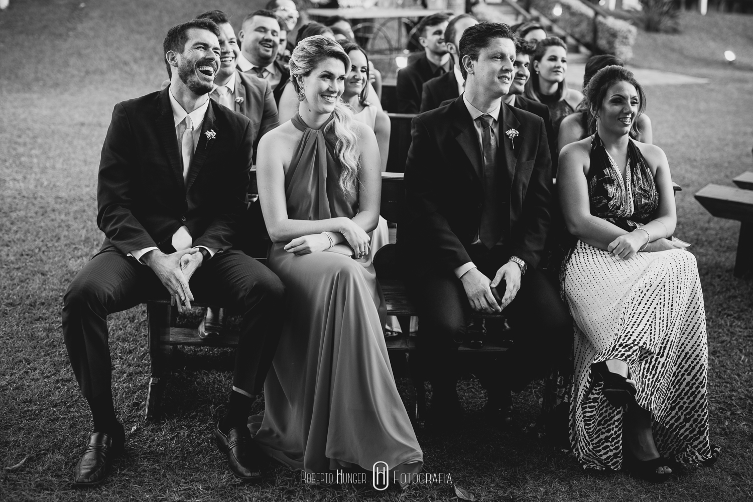 Fotografia: Roberto Hunger Fotografia ; Fazenda e Haras São Bento ; cerimonial: Primas Cerimonial; Celebrante: Edu Toledo;Make/Cabelo: Juninho Makehair; Buffet: Buffet Hernandes Gastronomia; Doce de Leite Bem-casaderia; Regina Bolos; Banda Tribals; Pertrini Wedding Band; Vestido: Casamarela (@casamarelanoivas); Araujo’s Bartenders; Kombi Pics