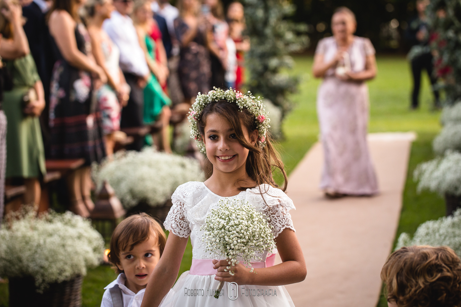 Fotografia: Roberto Hunger Fotografia ; Fazenda e Haras São Bento ; cerimonial: Primas Cerimonial; Celebrante: Edu Toledo;Make/Cabelo: Juninho Makehair; Buffet: Buffet Hernandes Gastronomia; Doce de Leite Bem-casaderia; Regina Bolos; Banda Tribals; Pertrini Wedding Band; Vestido: Casamarela (@casamarelanoivas); Araujo’s Bartenders; Kombi Pics