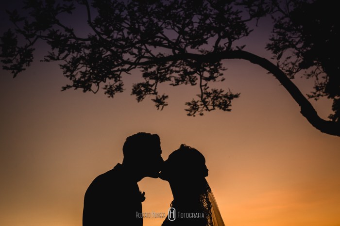 Fotografia: Roberto Hunger Fotografia ; Fazenda e Haras São Bento ; cerimonial: Primas Cerimonial; Celebrante: Edu Toledo;Make/Cabelo: Juninho Makehair; Buffet: Buffet Hernandes Gastronomia; Doce de Leite Bem-casaderia; Regina Bolos; Banda Tribals; Pertrini Wedding Band; Vestido: Casamarela (@casamarelanoivas); Araujo’s Bartenders; Kombi Pics