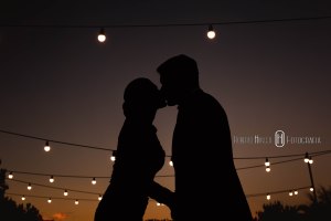 noivos casando cerimônia rústica montanhas felizes