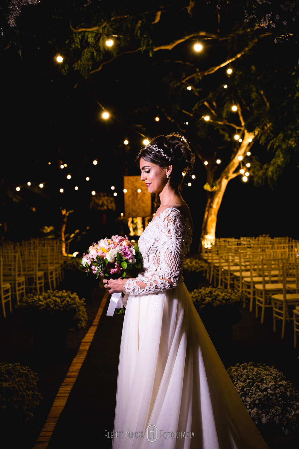 Cerimonial Fernando Henrique Ribeiro; Fotografia: Roberto Hunger e equipe; Decorador Junior Barreto; Filmagem:  Wilson Hawks foto e vídeo; Doces: Gigi (Caramelada); Dj Juninho Pee; Música Festa: Caio Fernandes; Música Cerimônia: Danielle Vitoriano; Padre: Adilson Rocha; Vestido: Rafael Garroni; Cabelo e Maquiagem: Dirce e Gisele; Bufet: Marques Plaza Hotel.