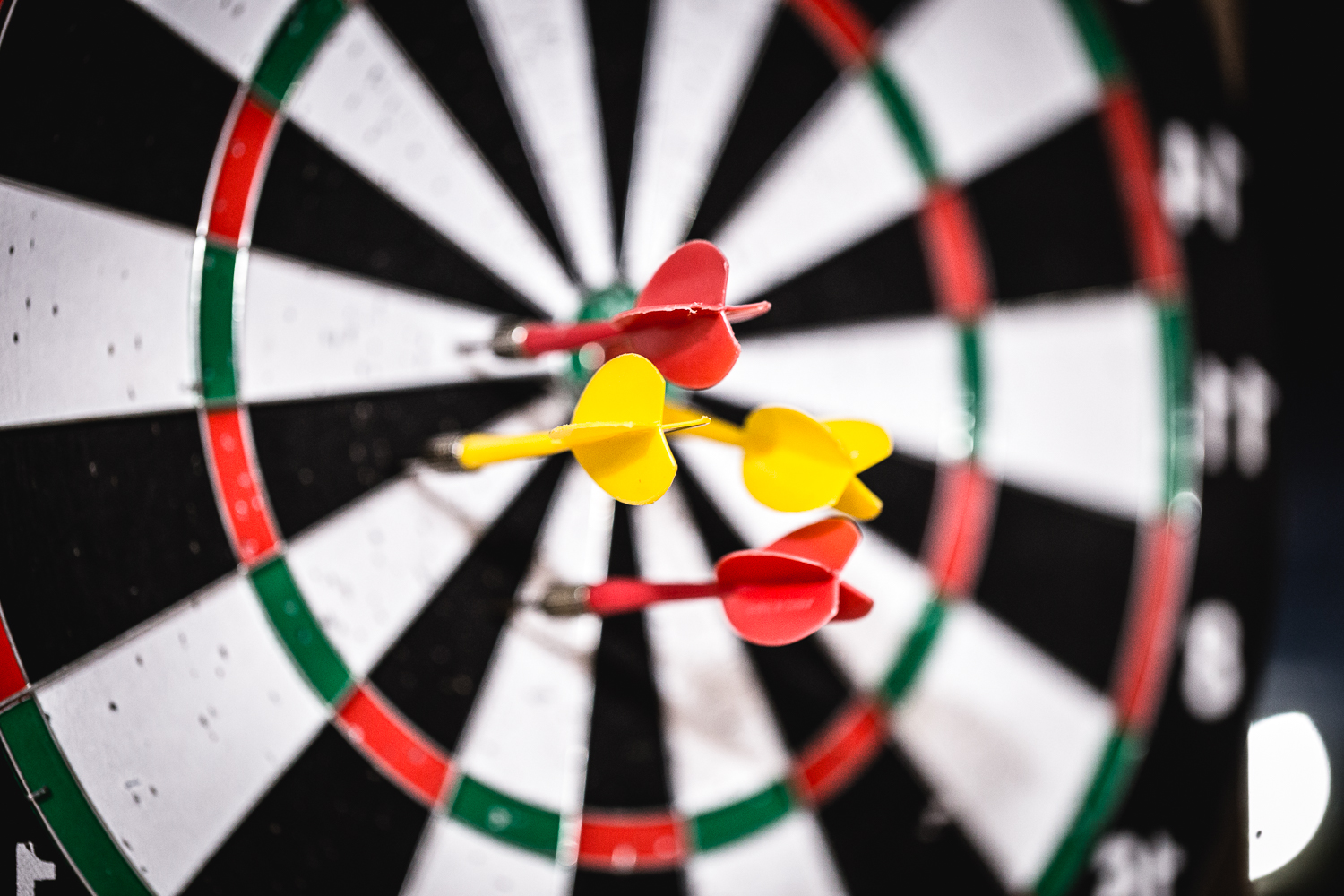 Cerimônia: Paróquia Nossa Senhora da Soledade Recepção: Xandi Campestre Barman: Ueslei Vincius Buffet: Xandi Gomes Cabine de fotos: EU NA FOTO - Cabine Cerimonial: Cerimonial Rafael Guedes Cerimonial, André Borges, Glauco Estevam, Fernanda Santos Dj: Mateus Costa Decoração: Menu Decor Saulo Ramon Gentil Emerson Baxinho; Dia da Noiva: Villa Venuta Doces, bem-casados e bolo cenográfico: Soraya Mouallem; Fotografia: Roberto Hunger Junior & Jonaan Carvalho Filmagem: Eternize Films Julio Cesar Silva Douglas Barbosa Hair: Simone Peres Make: Bruna Siqueira Papelaria: 1º Atto Convites Vestido da noiva: Nova Noiva