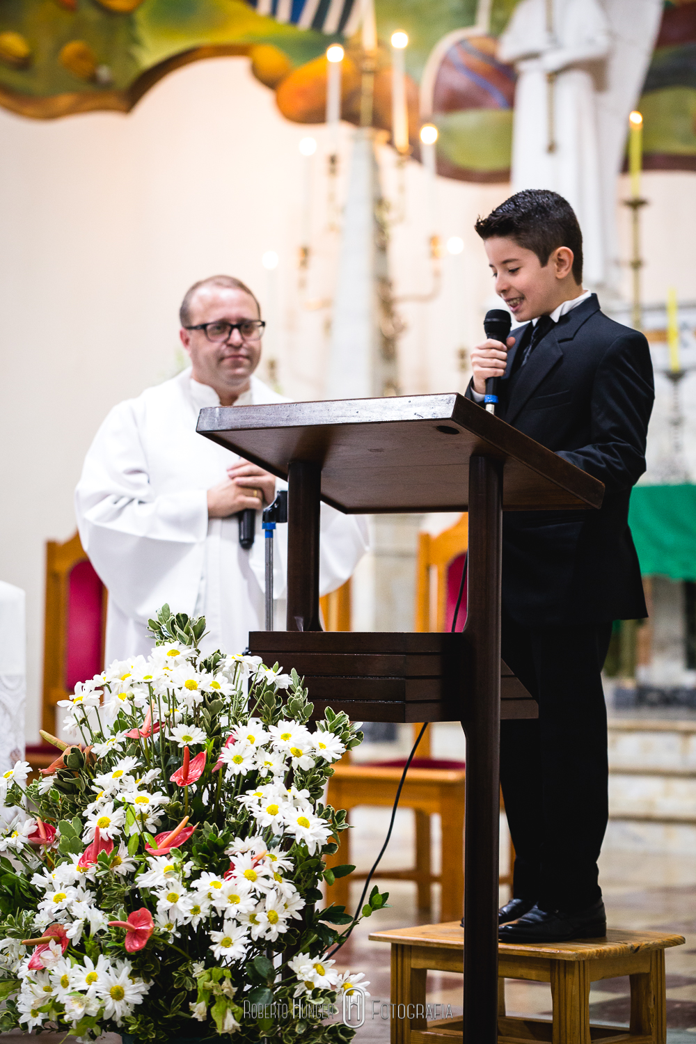 Cerimônia: Paróquia Nossa Senhora da Soledade Recepção: Xandi Campestre Barman: Ueslei Vincius Buffet: Xandi Gomes Cabine de fotos: EU NA FOTO - Cabine Cerimonial: Cerimonial Rafael Guedes Cerimonial, André Borges, Glauco Estevam, Fernanda Santos Dj: Mateus Costa Decoração: Menu Decor Saulo Ramon Gentil Emerson Baxinho; Dia da Noiva: Villa Venuta Doces, bem-casados e bolo cenográfico: Soraya Mouallem; Fotografia: Roberto Hunger Junior & Jonaan Carvalho Filmagem: Eternize Films Julio Cesar Silva Douglas Barbosa Hair: Simone Peres Make: Bruna Siqueira Papelaria: 1º Atto Convites Vestido da noiva: Nova Noiva