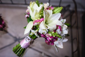 Cerimônia: Paróquia Nossa Senhora da Soledade Recepção: Xandi Campestre Barman: Ueslei Vincius Buffet: Xandi Gomes Cabine de fotos: EU NA FOTO - Cabine Cerimonial: Cerimonial Rafael Guedes Cerimonial, André Borges, Glauco Estevam, Fernanda Santos Dj: Mateus Costa Decoração: Menu Decor Saulo Ramon Gentil Emerson Baxinho; Dia da Noiva: Villa Venuta Doces, bem-casados e bolo cenográfico: Soraya Mouallem; Fotografia: Roberto Hunger Junior & Jonaan Carvalho Filmagem: Eternize Films Julio Cesar Silva Douglas Barbosa Hair: Simone Peres Make: Bruna Siqueira Papelaria: 1º Atto Convites Vestido da noiva: Nova Noiva