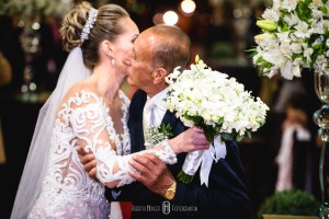 casamento católico em igrejas de minas gerais, casamento católico ao ar livre, casamento catolico entrada na igreja, cambui igreja matriz cerimônias de casamento