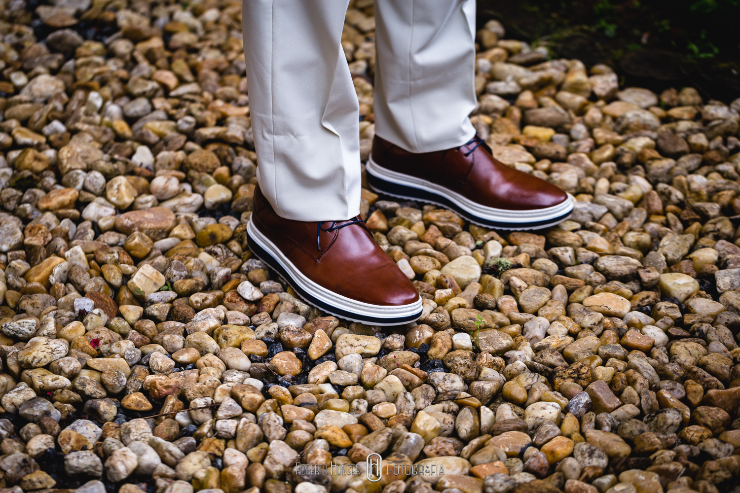 Elopement Wedding é um estilo de casamento no qual o noivo e a noiva optam por viajar para algum lugar distante ou fora da cidade e casar sem avisar a família e amigos