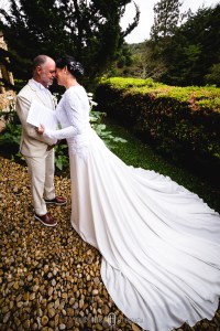 Elopement Wedding é um estilo de casamento no qual o noivo e a noiva optam por viajar para algum lugar distante ou fora da cidade e casar sem avisar a família e amigos